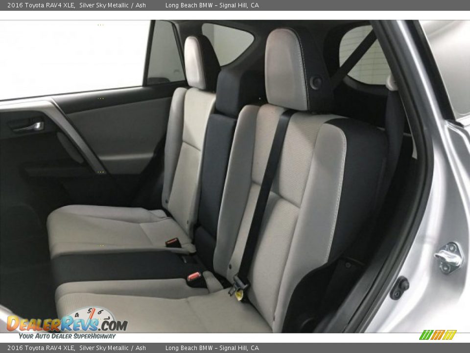 2016 Toyota RAV4 XLE Silver Sky Metallic / Ash Photo #33