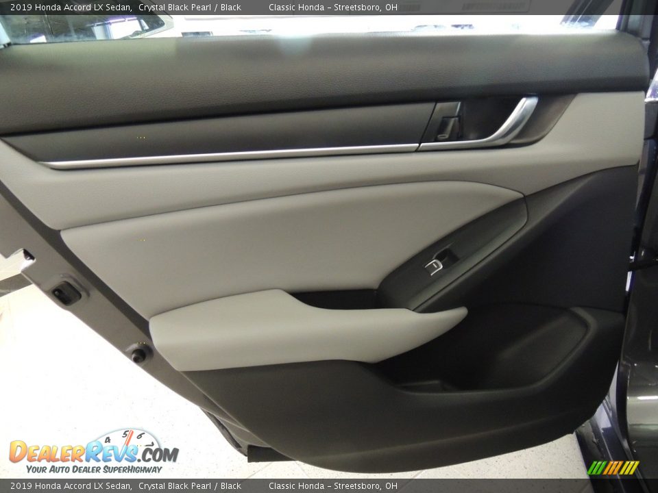 2019 Honda Accord LX Sedan Crystal Black Pearl / Black Photo #10