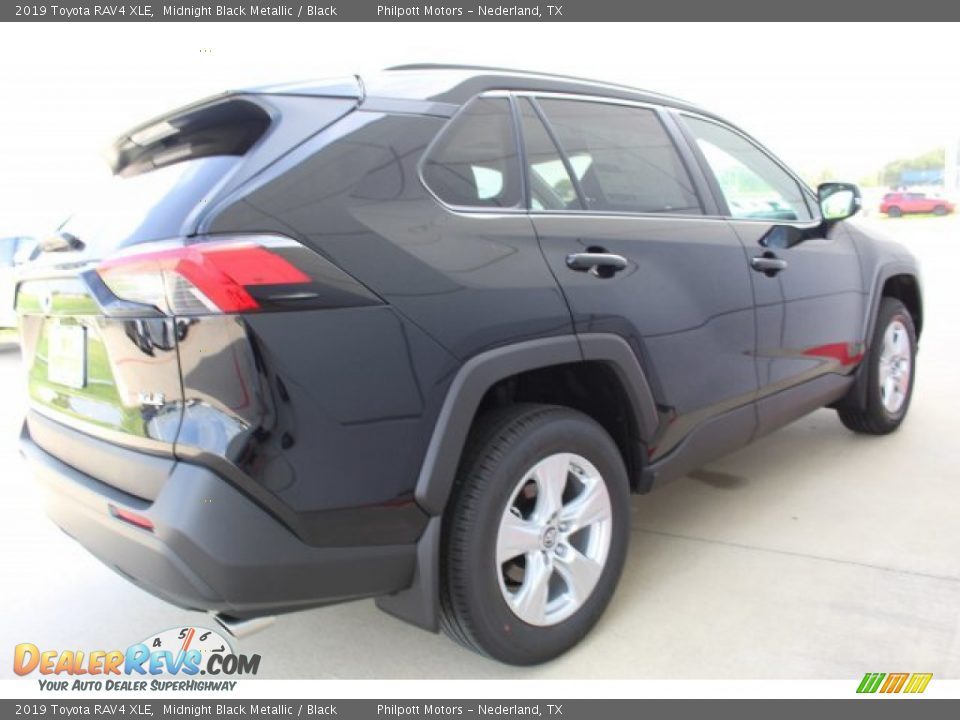 2019 Toyota RAV4 XLE Midnight Black Metallic / Black Photo #8
