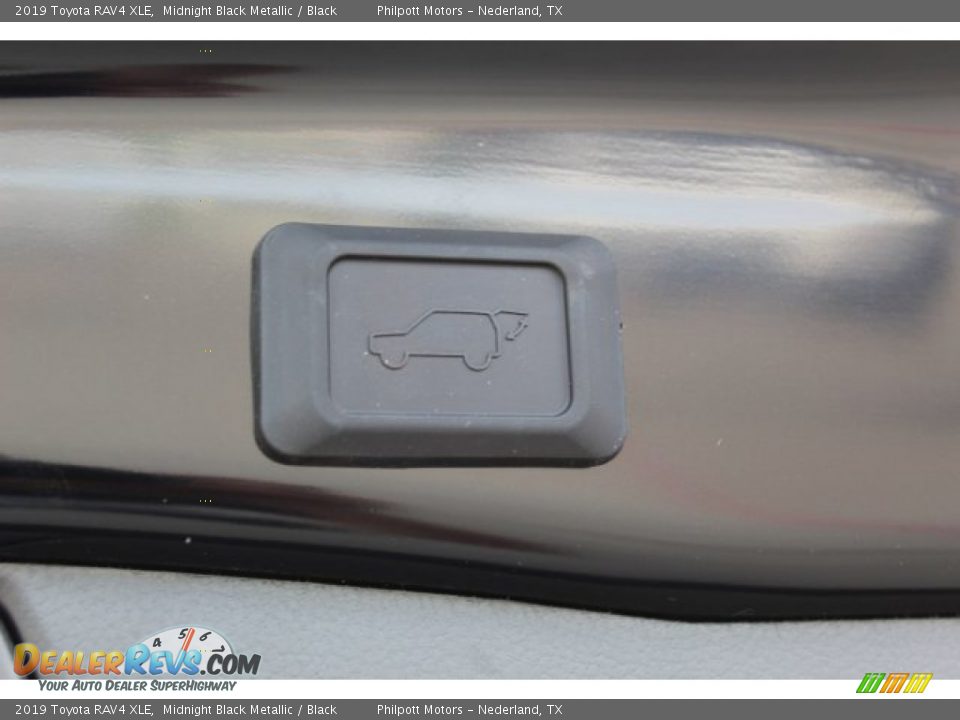 2019 Toyota RAV4 XLE Midnight Black Metallic / Black Photo #24