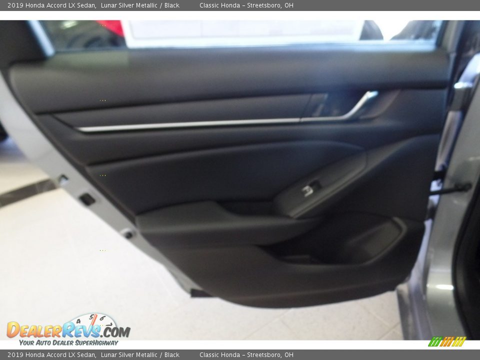 2019 Honda Accord LX Sedan Lunar Silver Metallic / Black Photo #13