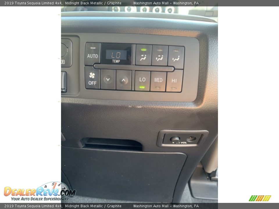 2019 Toyota Sequoia Limited 4x4 Midnight Black Metallic / Graphite Photo #35