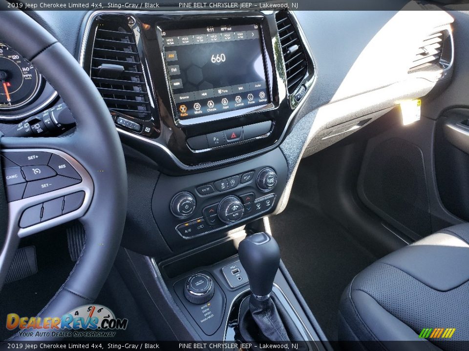 2019 Jeep Cherokee Limited 4x4 Sting-Gray / Black Photo #10