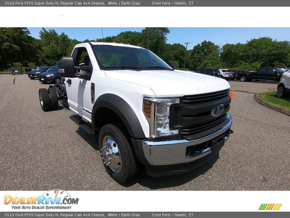2019 Ford F550 Super Duty XL Regular Cab 4x4 Chassis White / Earth Gray Photo #1