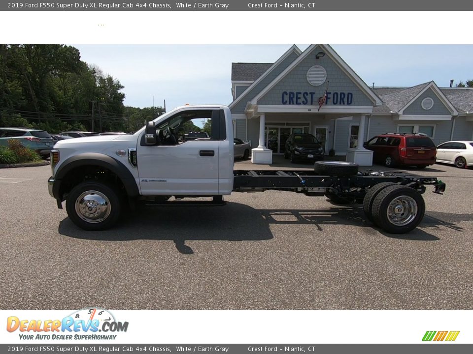 2019 Ford F550 Super Duty XL Regular Cab 4x4 Chassis White / Earth Gray Photo #4
