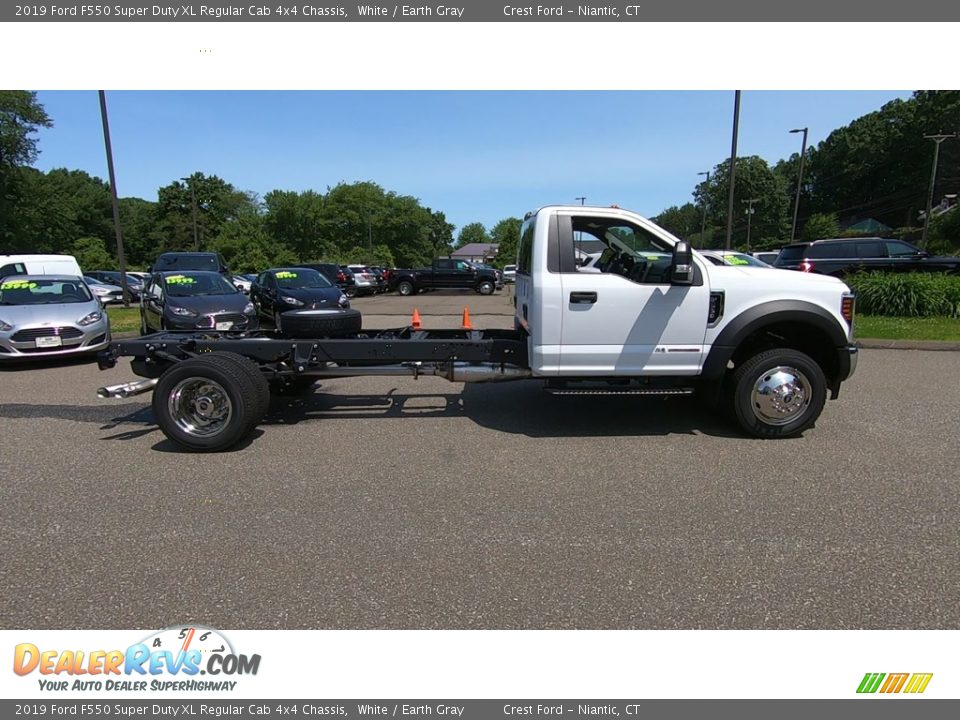 2019 Ford F550 Super Duty XL Regular Cab 4x4 Chassis White / Earth Gray Photo #8