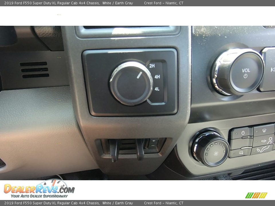 2019 Ford F550 Super Duty XL Regular Cab 4x4 Chassis White / Earth Gray Photo #15