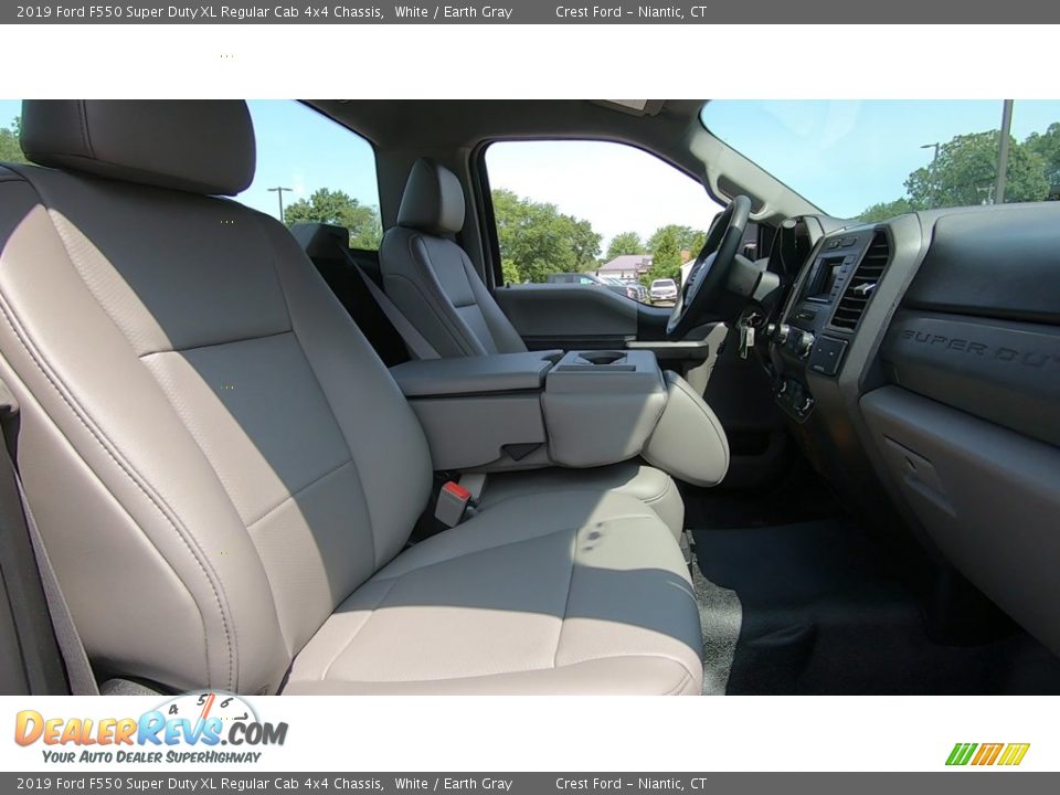 2019 Ford F550 Super Duty XL Regular Cab 4x4 Chassis White / Earth Gray Photo #19