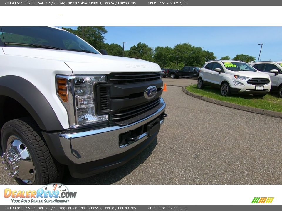 2019 Ford F550 Super Duty XL Regular Cab 4x4 Chassis White / Earth Gray Photo #24