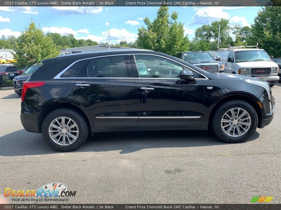 2017 Cadillac XT5 Luxury AWD Stellar Black Metallic / Jet Black Photo #5