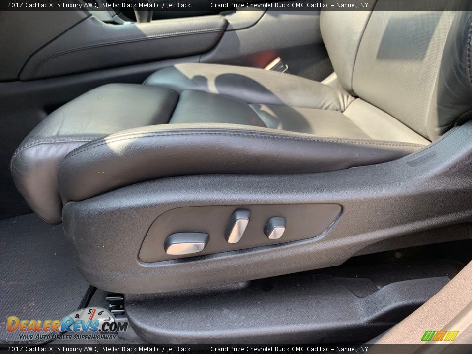 2017 Cadillac XT5 Luxury AWD Stellar Black Metallic / Jet Black Photo #11
