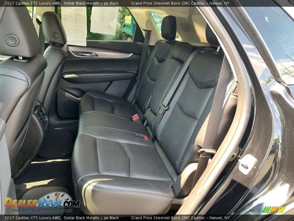 2017 Cadillac XT5 Luxury AWD Stellar Black Metallic / Jet Black Photo #13