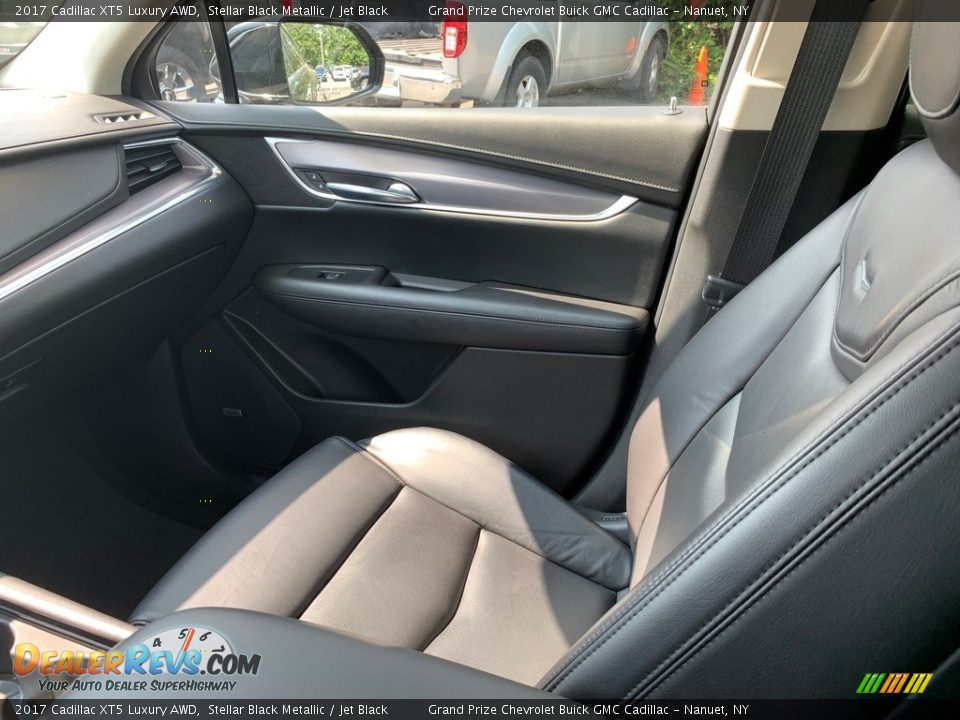 2017 Cadillac XT5 Luxury AWD Stellar Black Metallic / Jet Black Photo #17