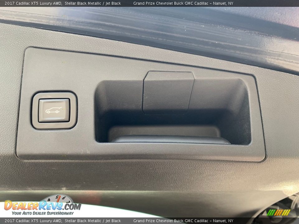 2017 Cadillac XT5 Luxury AWD Stellar Black Metallic / Jet Black Photo #24