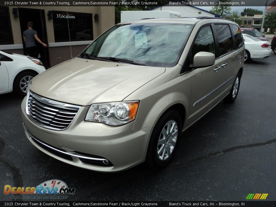 2015 Chrysler Town & Country Touring Cashmere/Sandstone Pearl / Black/Light Graystone Photo #2
