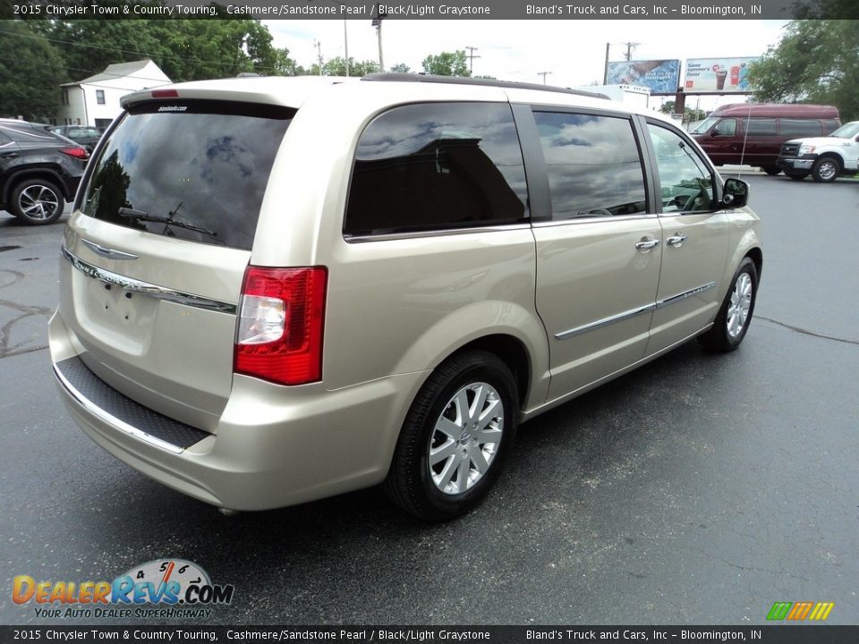 2015 Chrysler Town & Country Touring Cashmere/Sandstone Pearl / Black/Light Graystone Photo #4