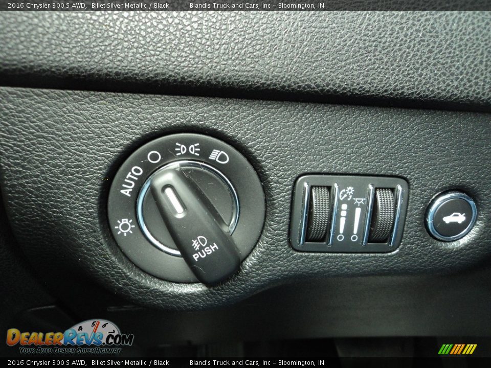 2016 Chrysler 300 S AWD Billet Silver Metallic / Black Photo #12