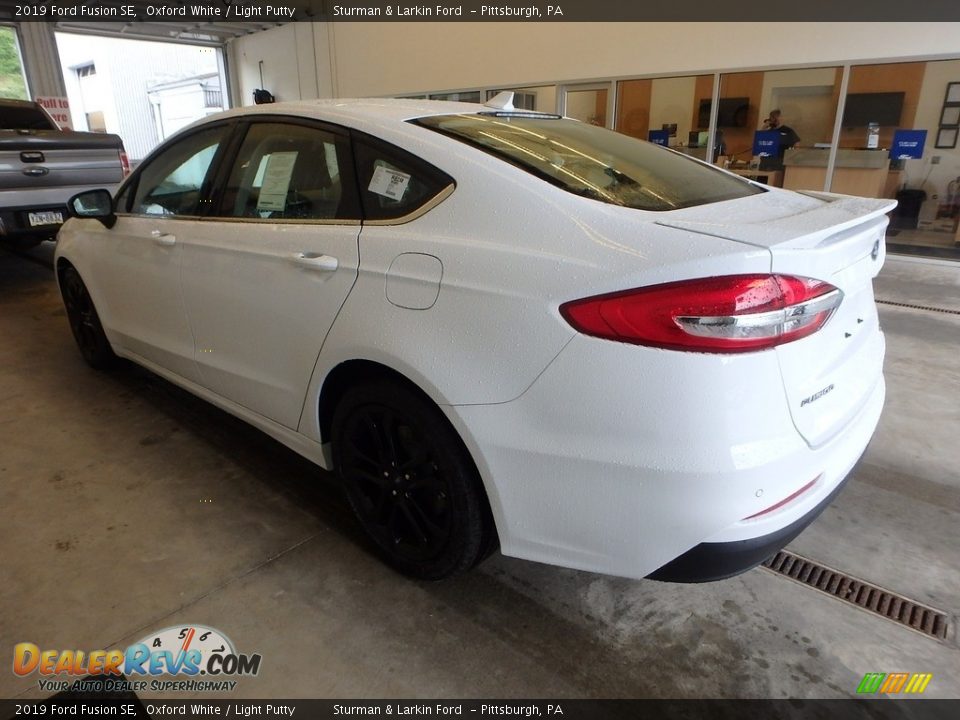 2019 Ford Fusion SE Oxford White / Light Putty Photo #3