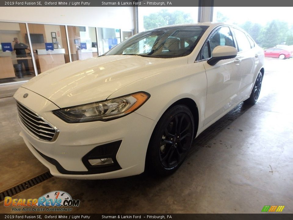 2019 Ford Fusion SE Oxford White / Light Putty Photo #4