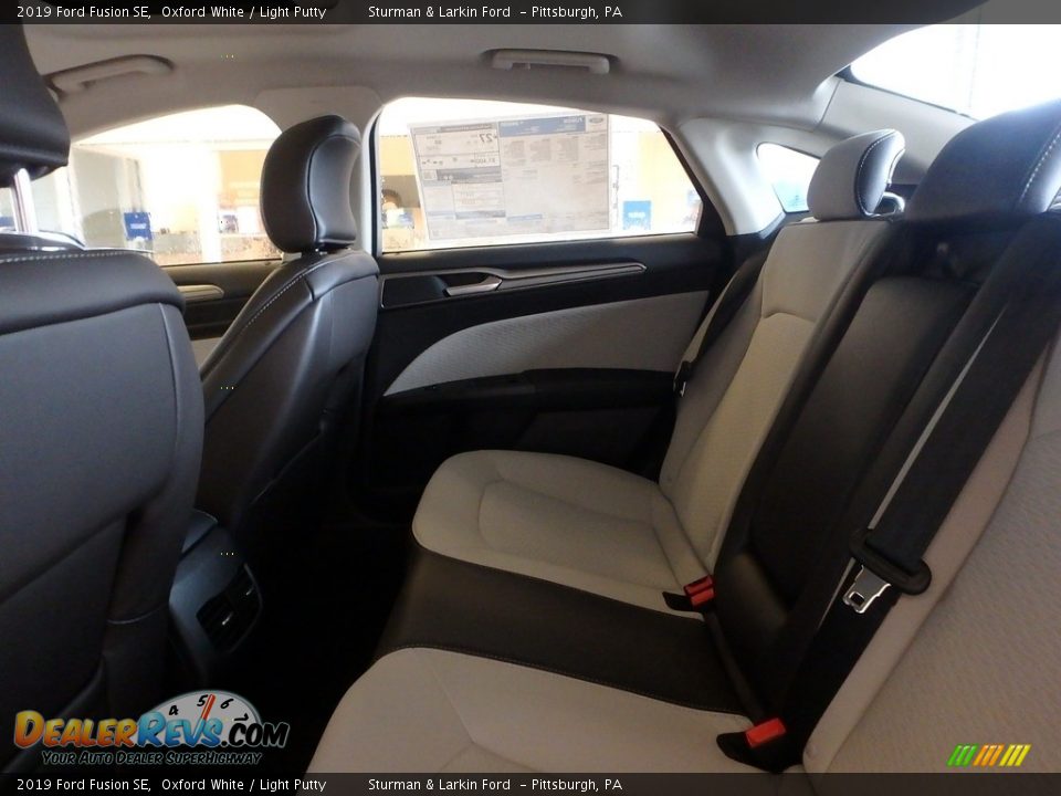 2019 Ford Fusion SE Oxford White / Light Putty Photo #7