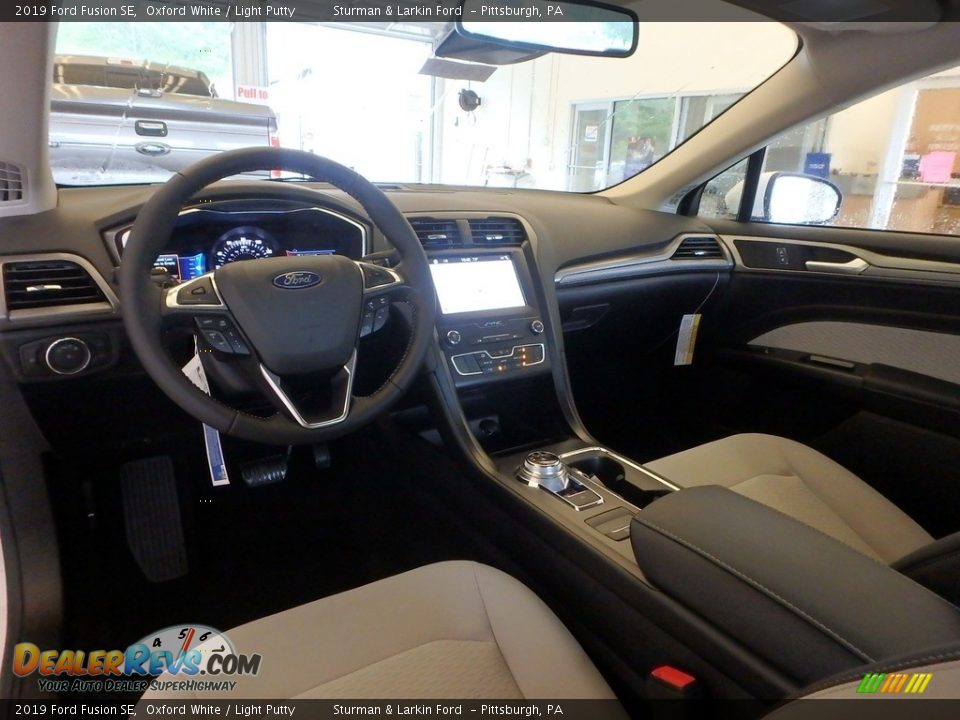 2019 Ford Fusion SE Oxford White / Light Putty Photo #8
