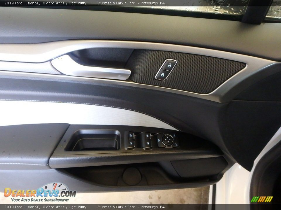 2019 Ford Fusion SE Oxford White / Light Putty Photo #10