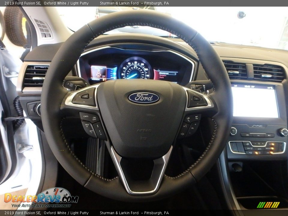 2019 Ford Fusion SE Oxford White / Light Putty Photo #14