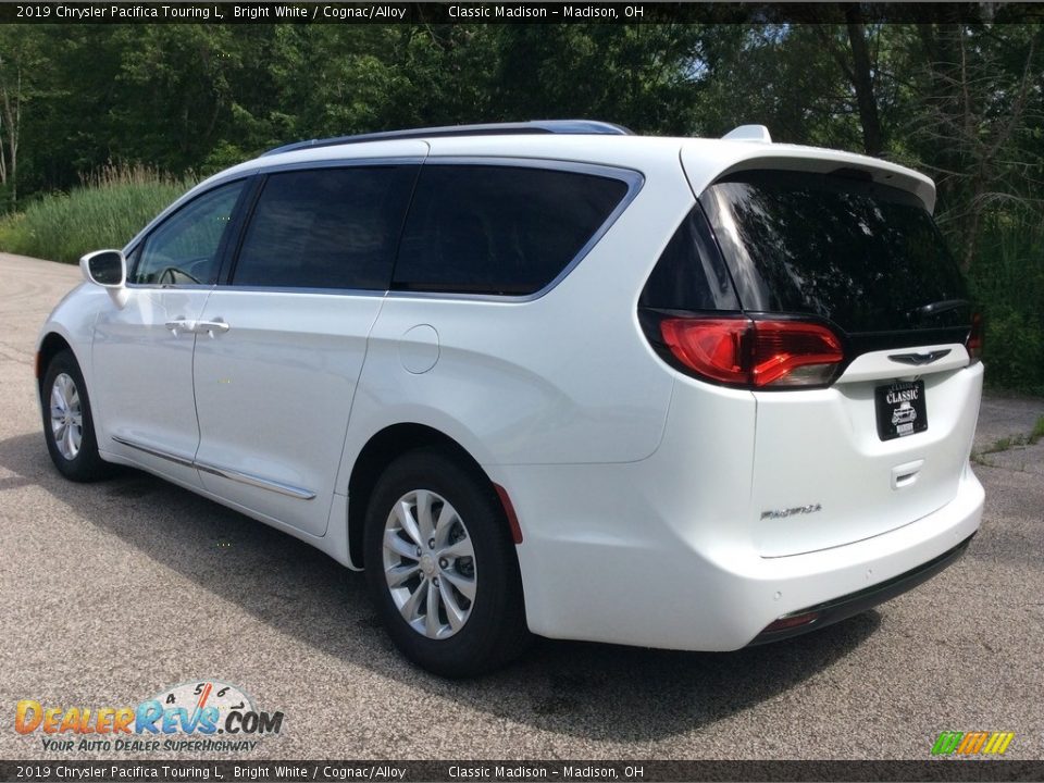 2019 Chrysler Pacifica Touring L Bright White / Cognac/Alloy Photo #4