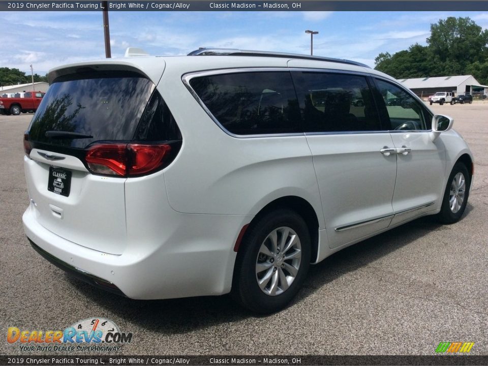 2019 Chrysler Pacifica Touring L Bright White / Cognac/Alloy Photo #6