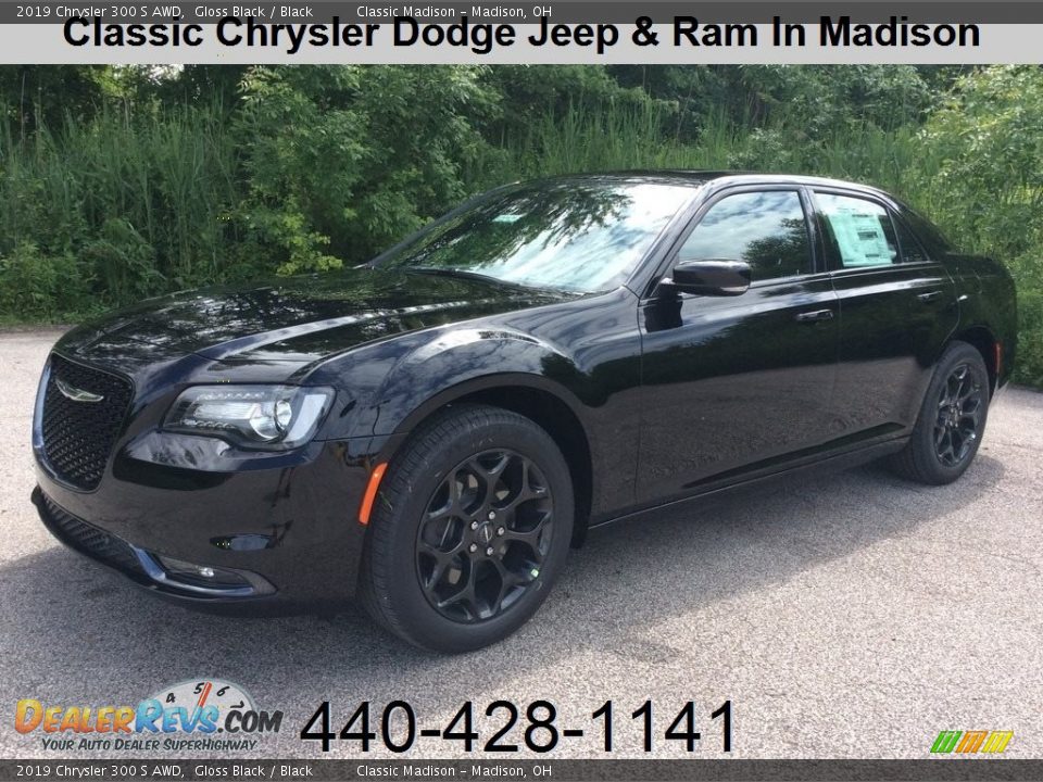 2019 Chrysler 300 S AWD Gloss Black / Black Photo #1