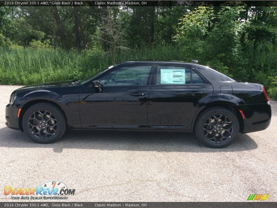 Gloss Black 2019 Chrysler 300 S AWD Photo #3