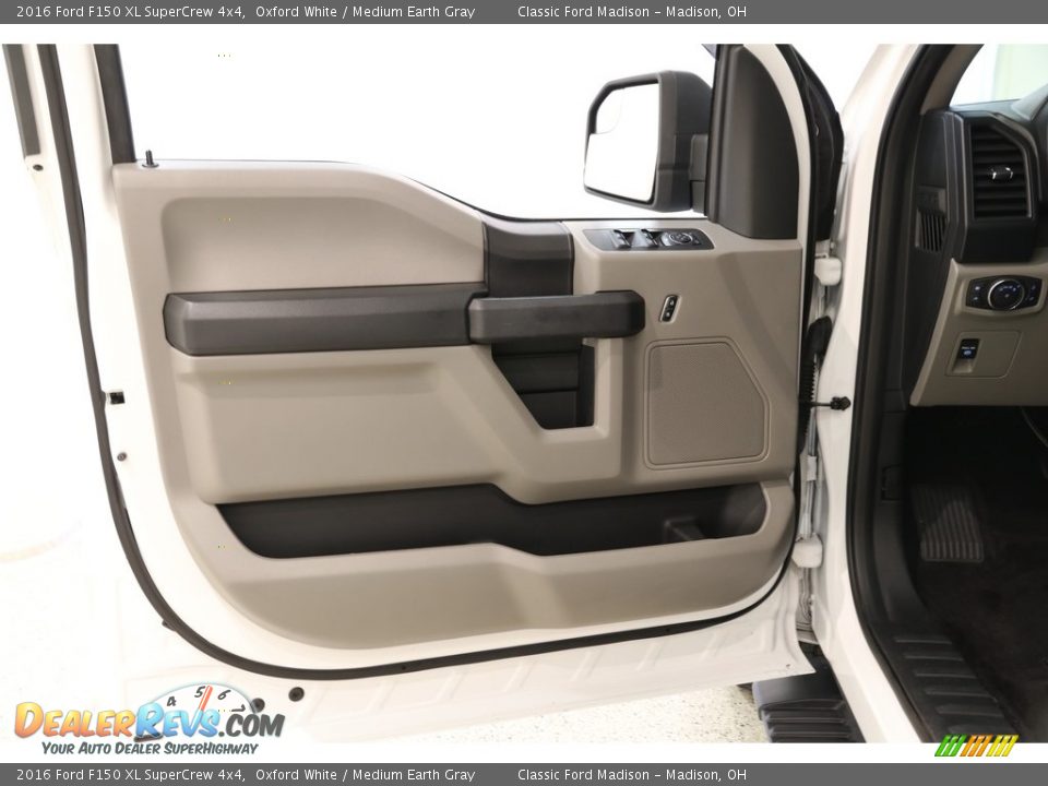 2016 Ford F150 XL SuperCrew 4x4 Oxford White / Medium Earth Gray Photo #4