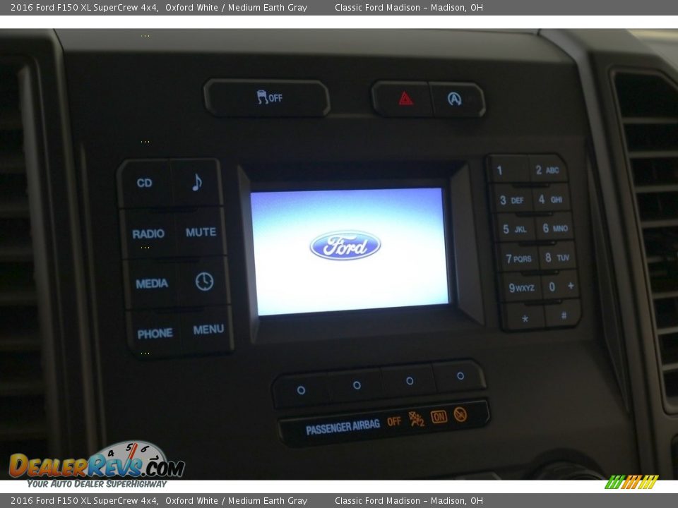 2016 Ford F150 XL SuperCrew 4x4 Oxford White / Medium Earth Gray Photo #10