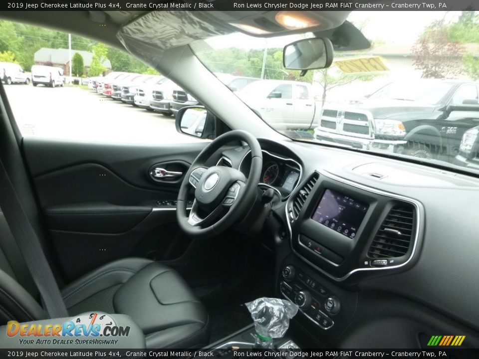 2019 Jeep Cherokee Latitude Plus 4x4 Granite Crystal Metallic / Black Photo #11