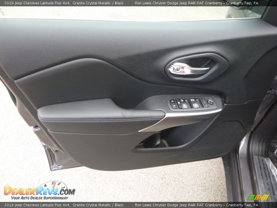 2019 Jeep Cherokee Latitude Plus 4x4 Granite Crystal Metallic / Black Photo #13
