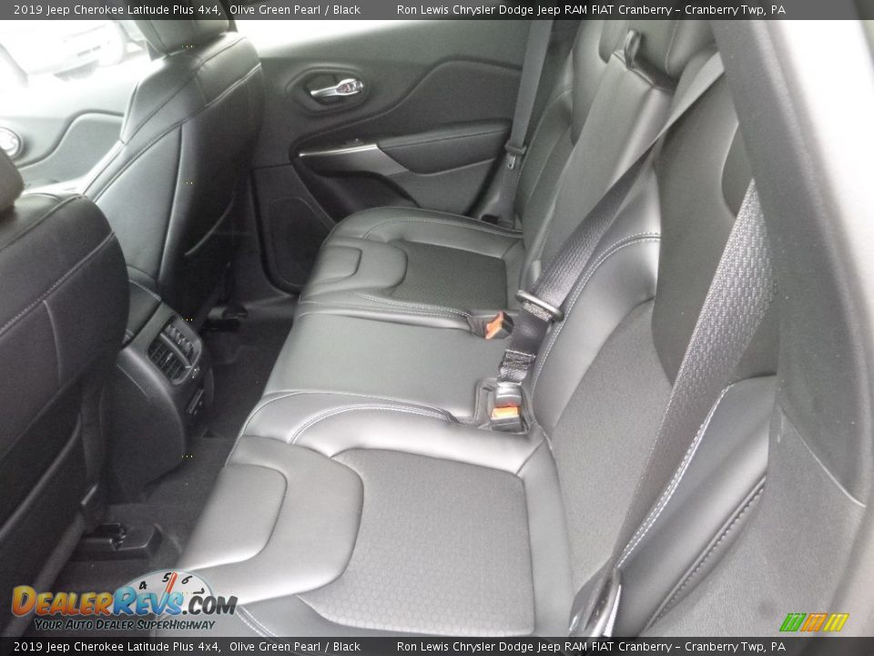 2019 Jeep Cherokee Latitude Plus 4x4 Olive Green Pearl / Black Photo #12