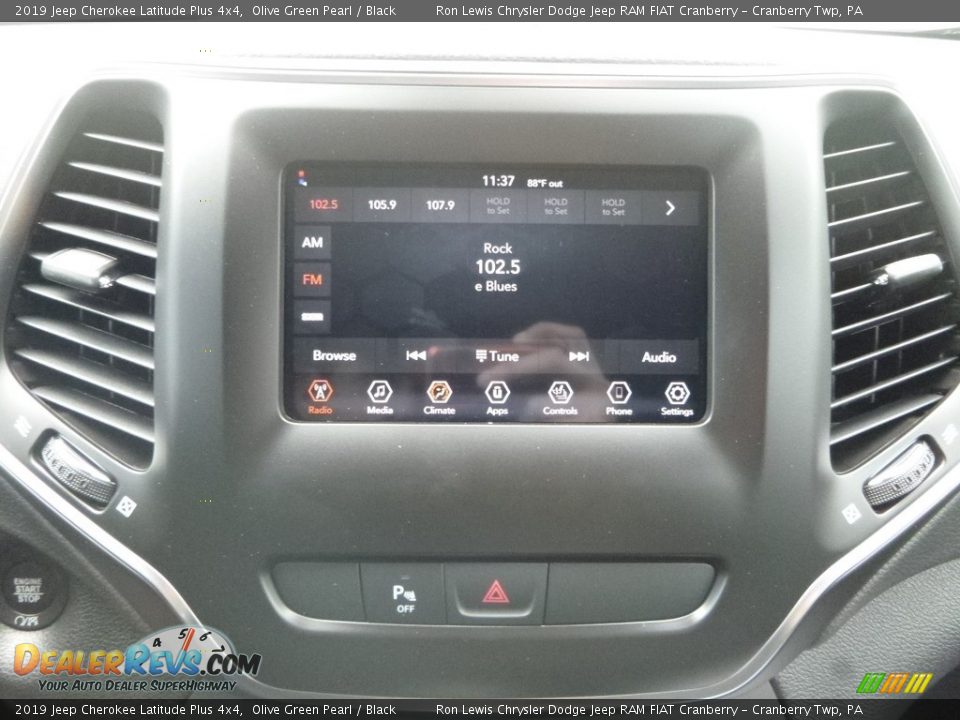 2019 Jeep Cherokee Latitude Plus 4x4 Olive Green Pearl / Black Photo #16