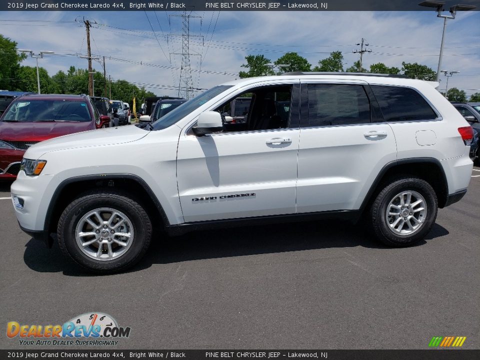 2019 Jeep Grand Cherokee Laredo 4x4 Bright White / Black Photo #3