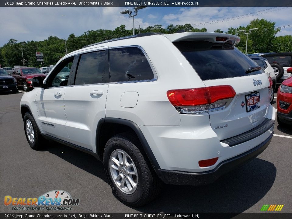 2019 Jeep Grand Cherokee Laredo 4x4 Bright White / Black Photo #4