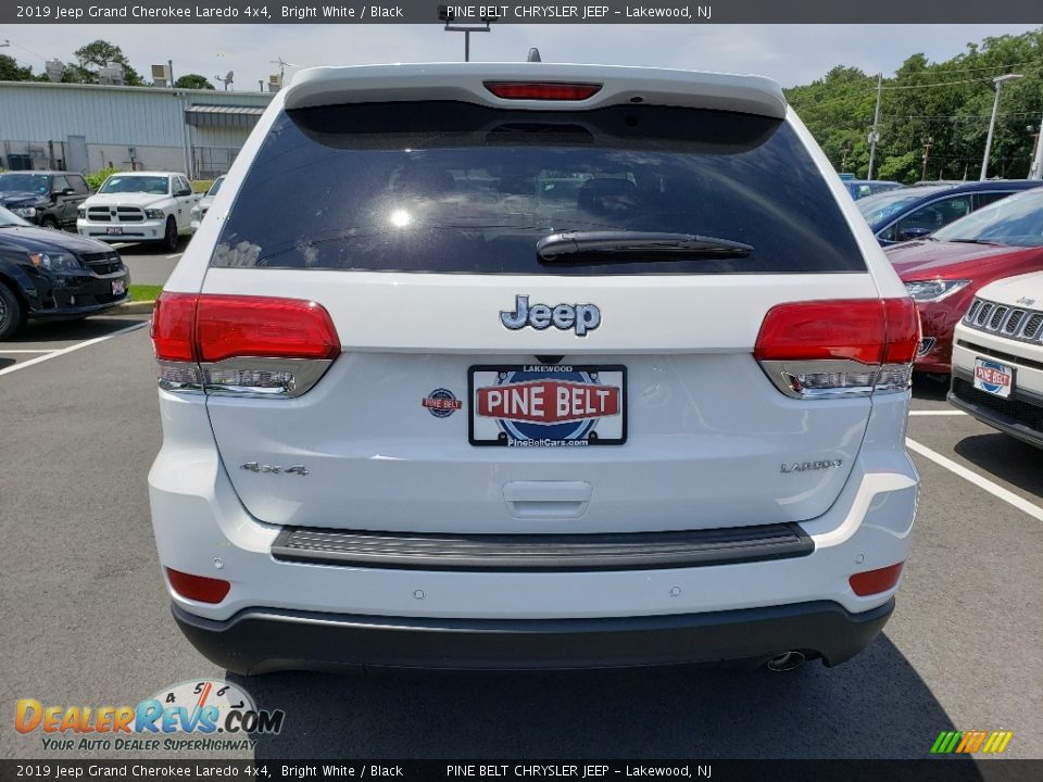 2019 Jeep Grand Cherokee Laredo 4x4 Bright White / Black Photo #5