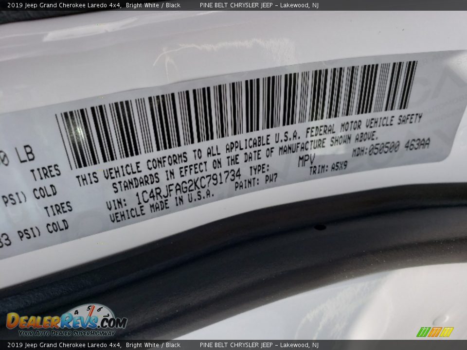 2019 Jeep Grand Cherokee Laredo 4x4 Bright White / Black Photo #9