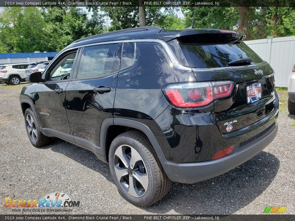 2019 Jeep Compass Latitude 4x4 Diamond Black Crystal Pearl / Black Photo #4
