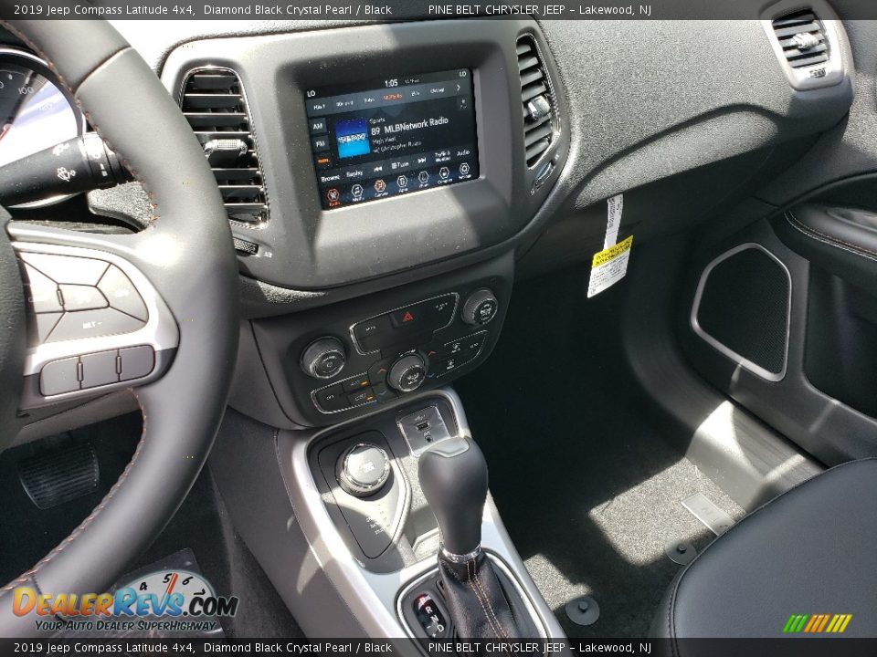 2019 Jeep Compass Latitude 4x4 Diamond Black Crystal Pearl / Black Photo #9