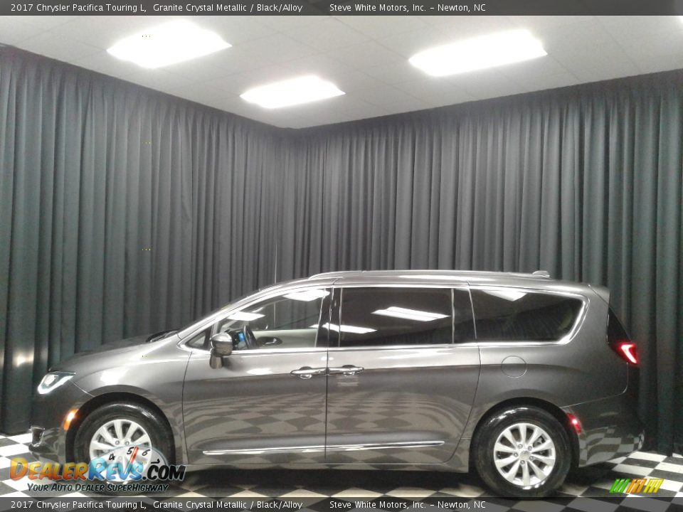 2017 Chrysler Pacifica Touring L Granite Crystal Metallic / Black/Alloy Photo #1