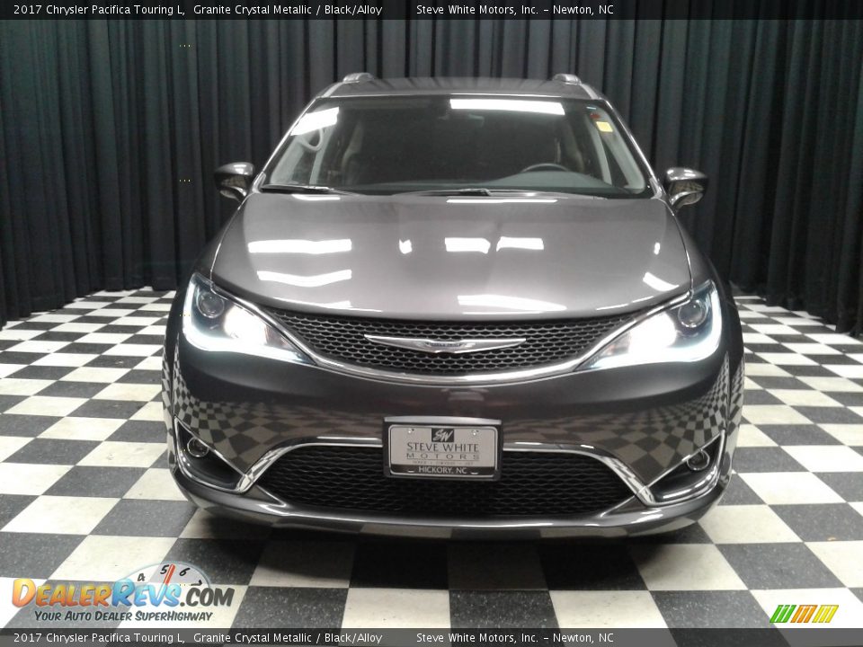 2017 Chrysler Pacifica Touring L Granite Crystal Metallic / Black/Alloy Photo #3