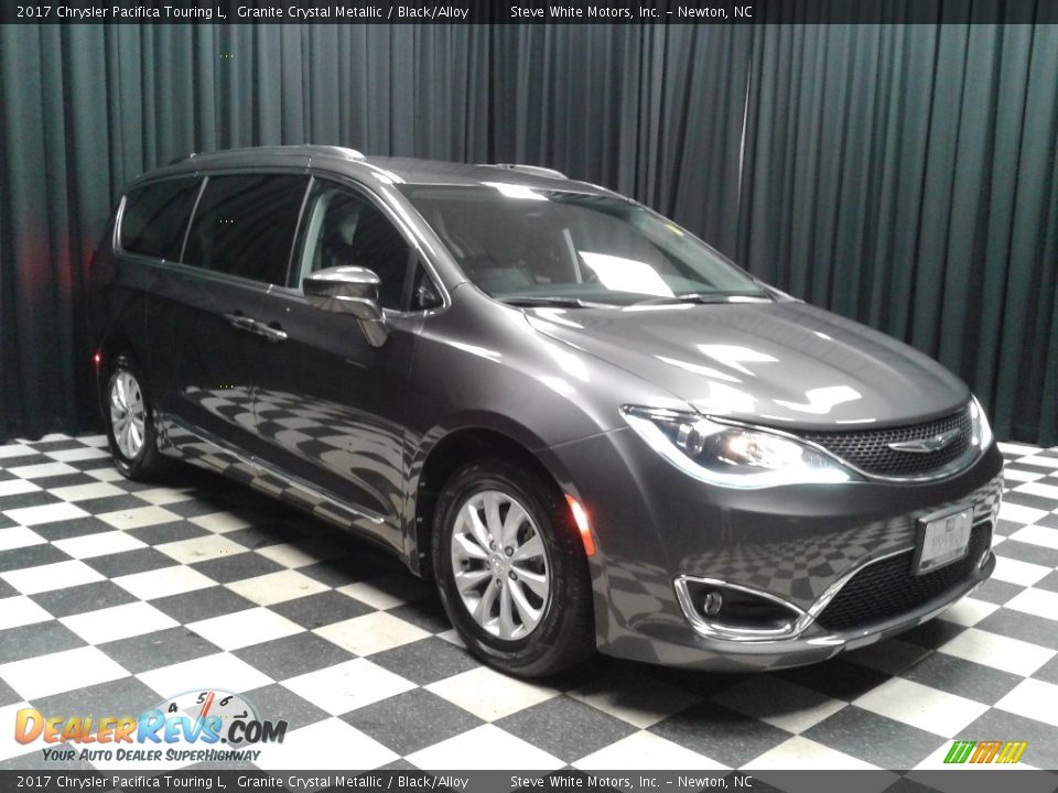 2017 Chrysler Pacifica Touring L Granite Crystal Metallic / Black/Alloy Photo #4