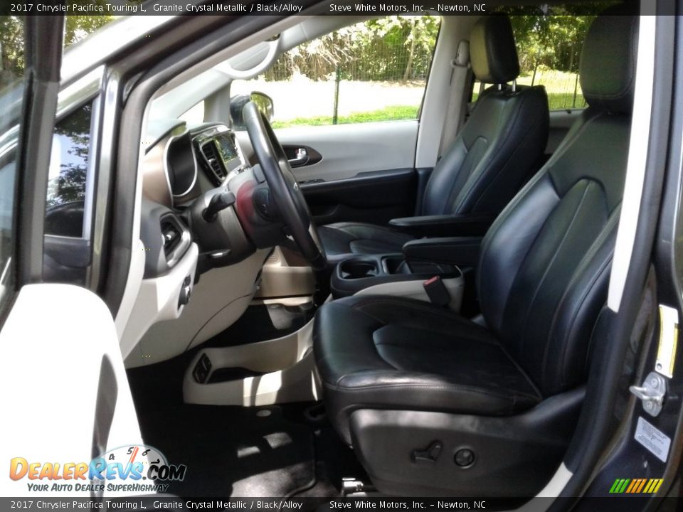 2017 Chrysler Pacifica Touring L Granite Crystal Metallic / Black/Alloy Photo #10