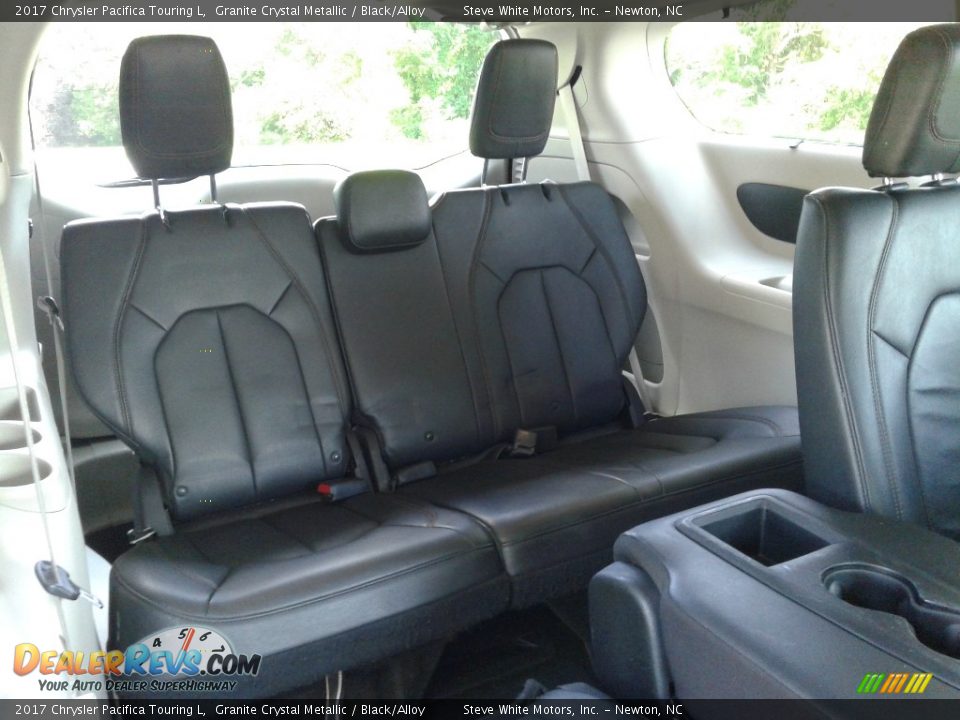 2017 Chrysler Pacifica Touring L Granite Crystal Metallic / Black/Alloy Photo #15