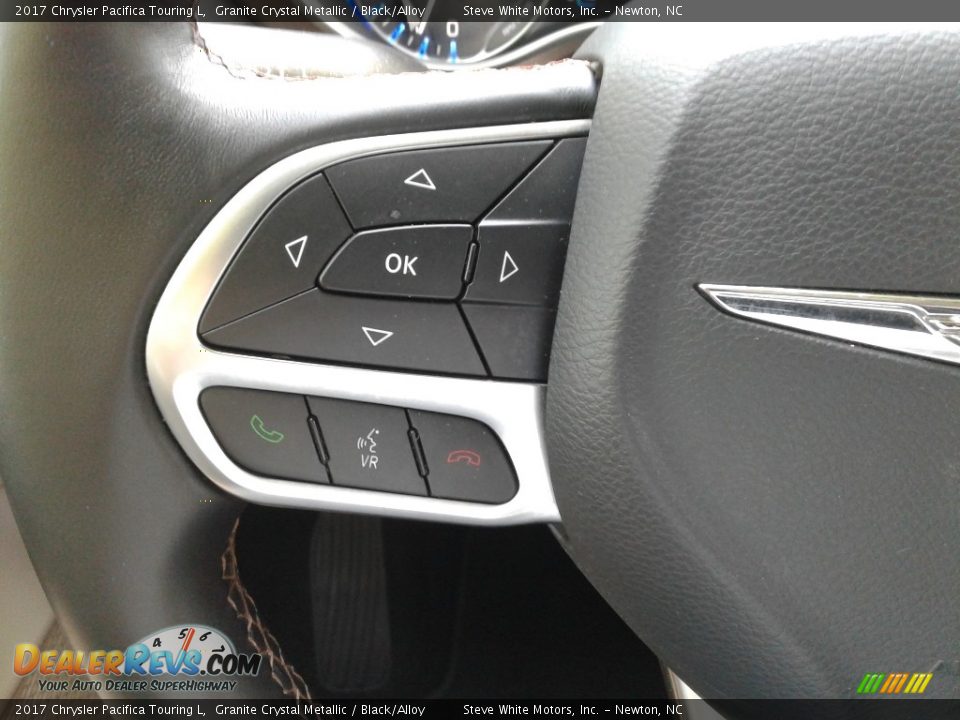 2017 Chrysler Pacifica Touring L Granite Crystal Metallic / Black/Alloy Photo #19