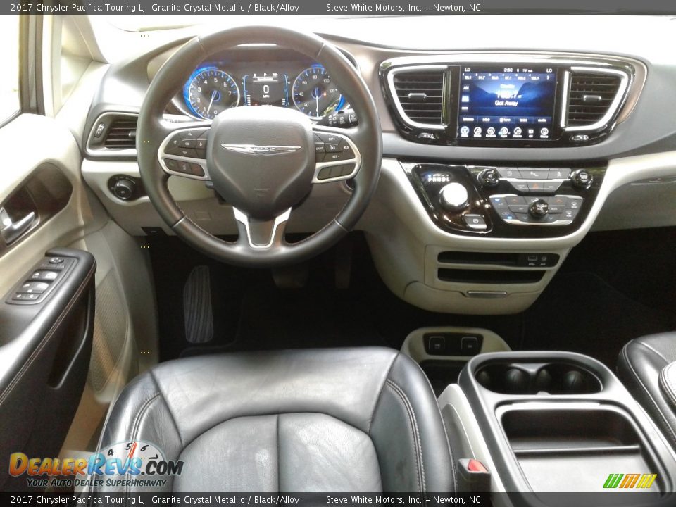 2017 Chrysler Pacifica Touring L Granite Crystal Metallic / Black/Alloy Photo #33